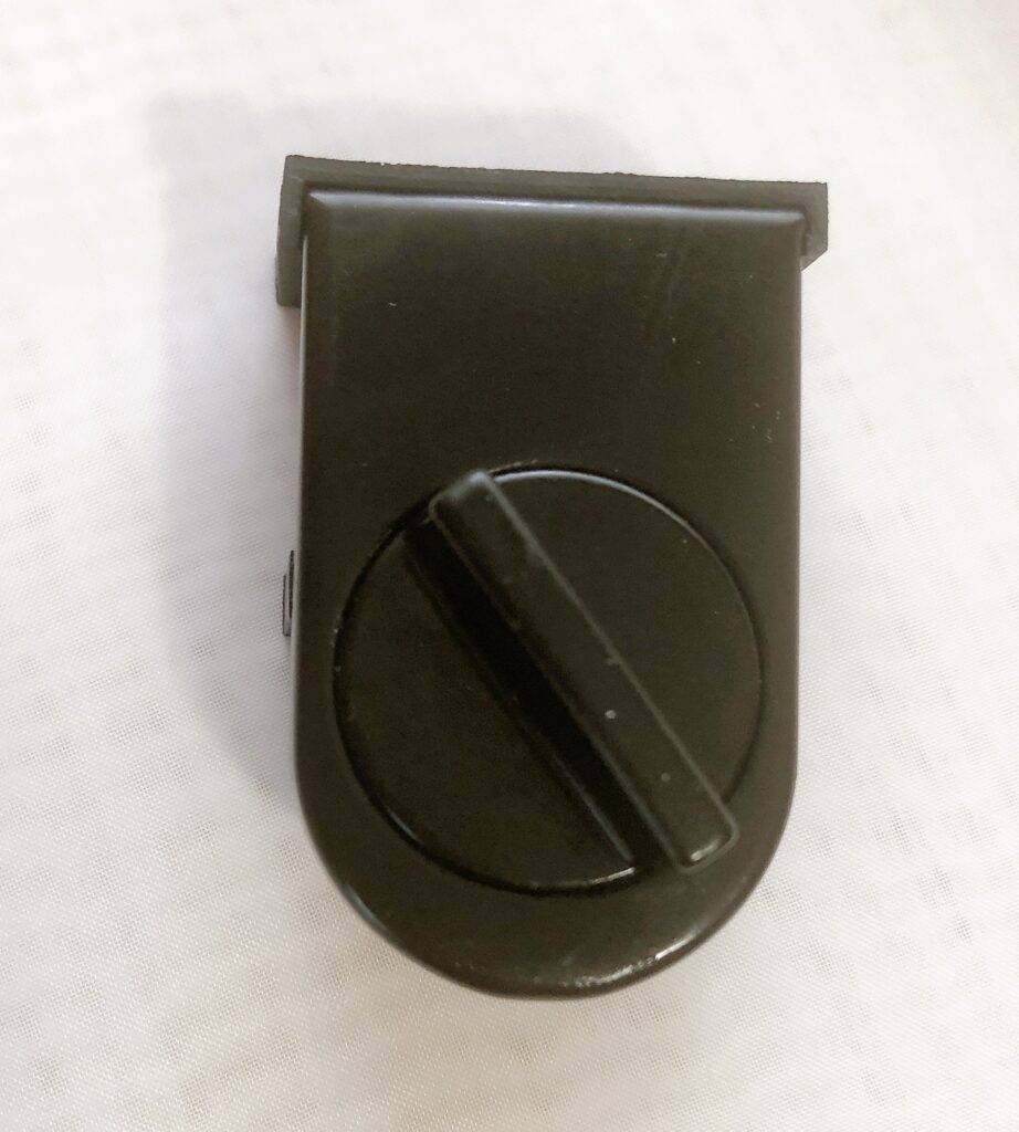 ダイソーで買ったサッシ用補助錠「窓ロック」