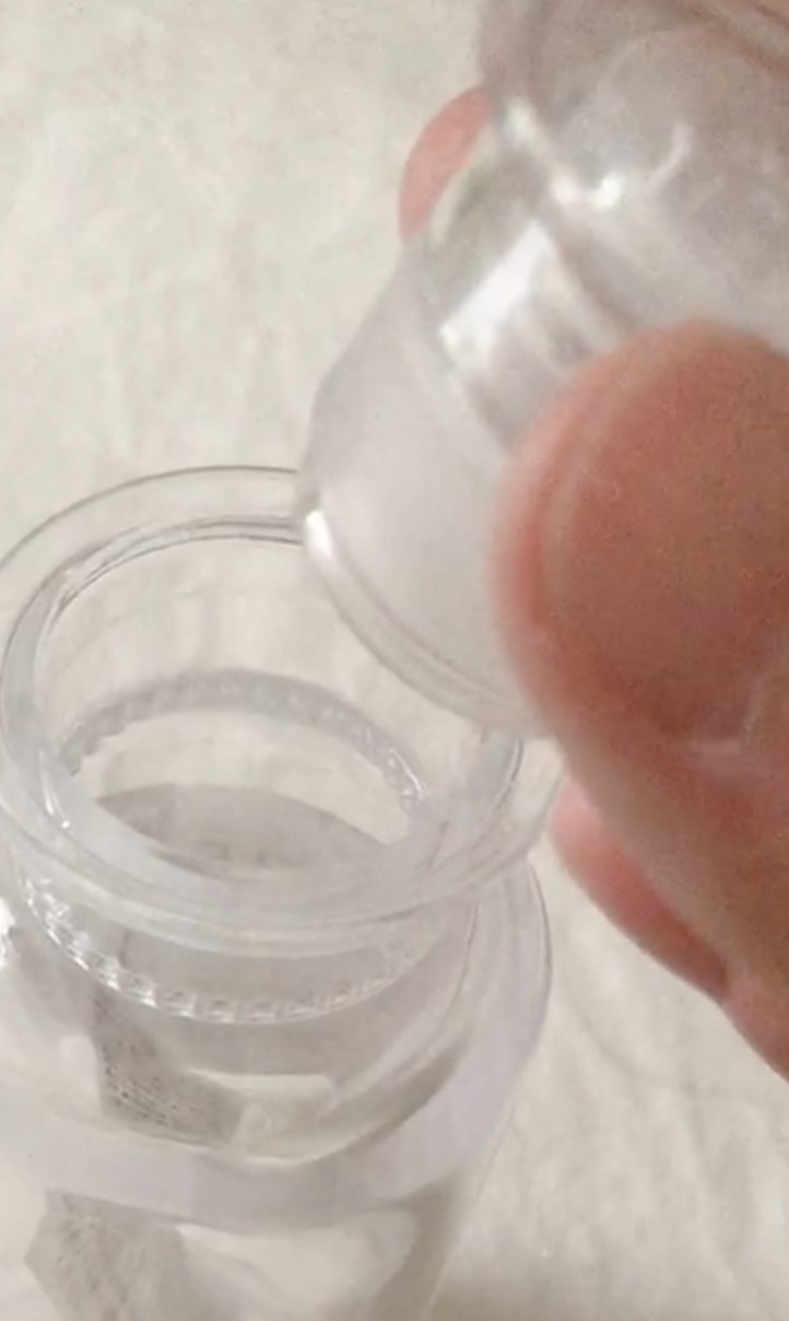 100均セリアで買った2WAY-CAP スパイスボトル