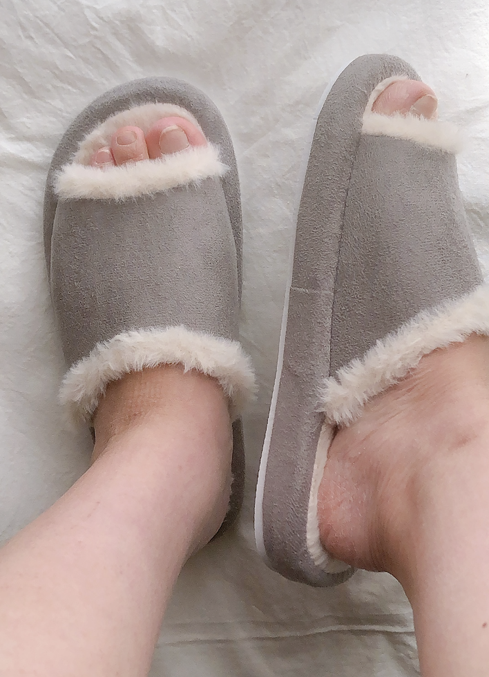 100均ダイソーのコンフォートスリッパ