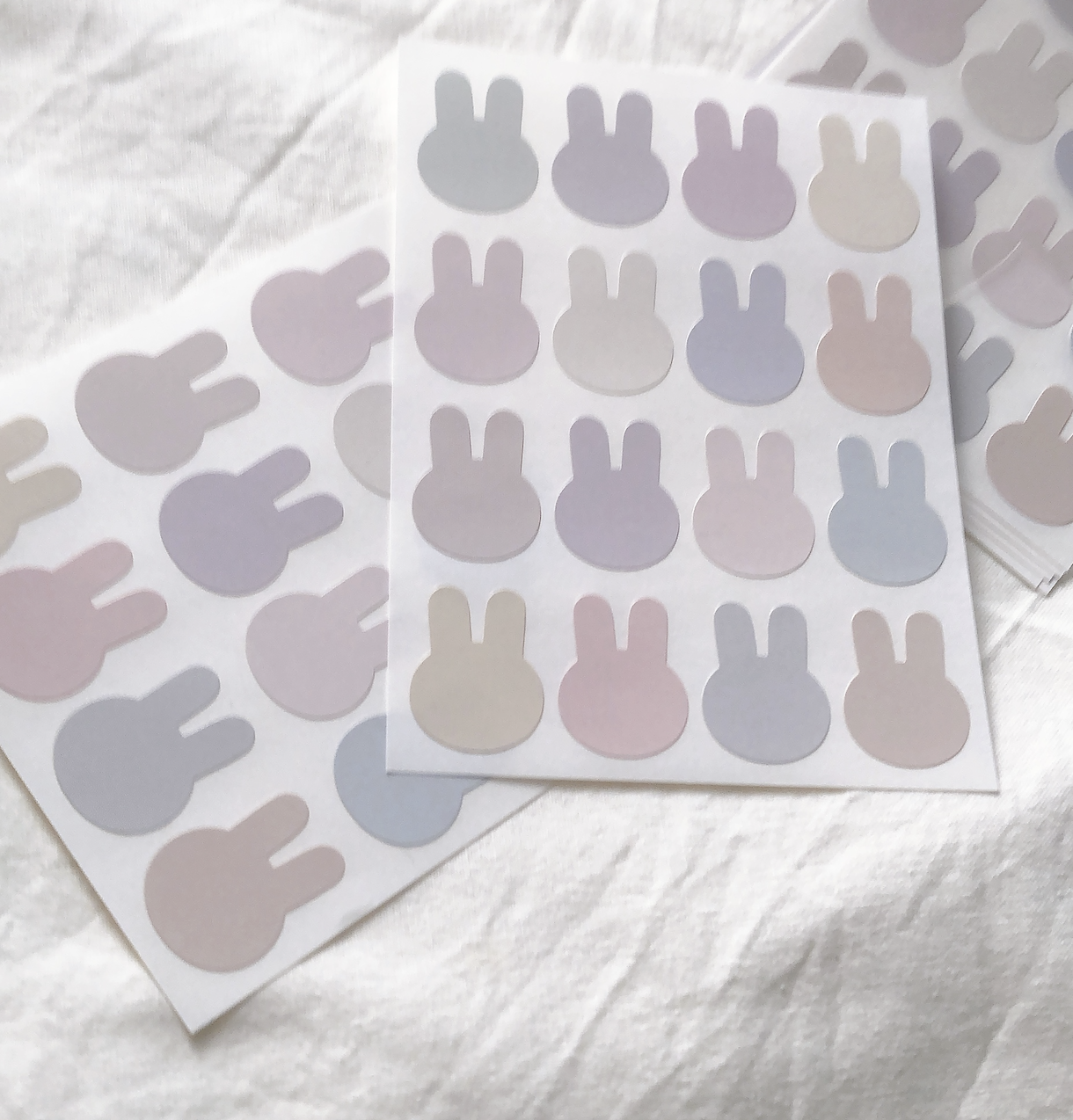 セリアで購入したウサギシールを、ラベルシールにしてみる