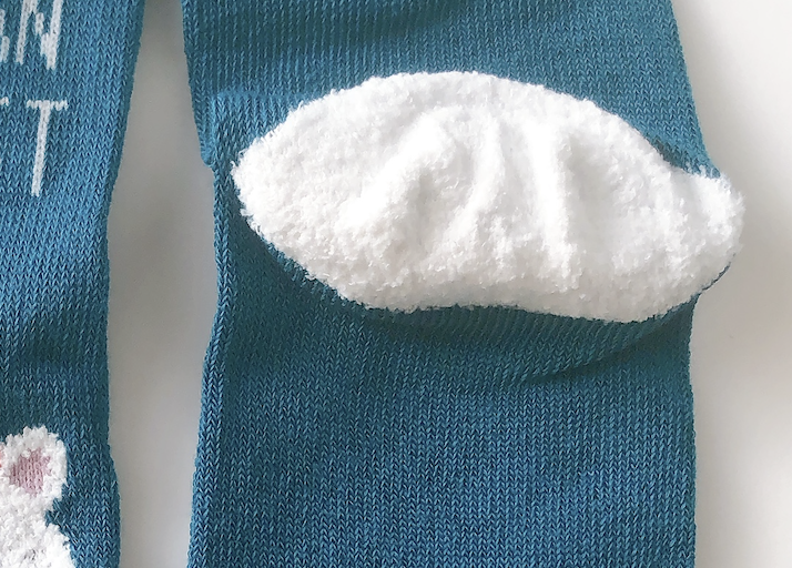 ダイソーで買ったモールソックス（絵描きねこ）