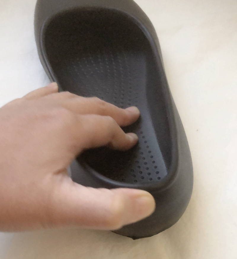 ダイソーのEVAパンプスをレビュー