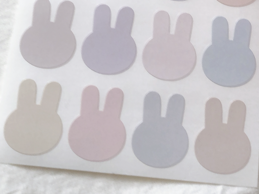 セリアで購入したウサギシールを、ラベルシールにしてみる