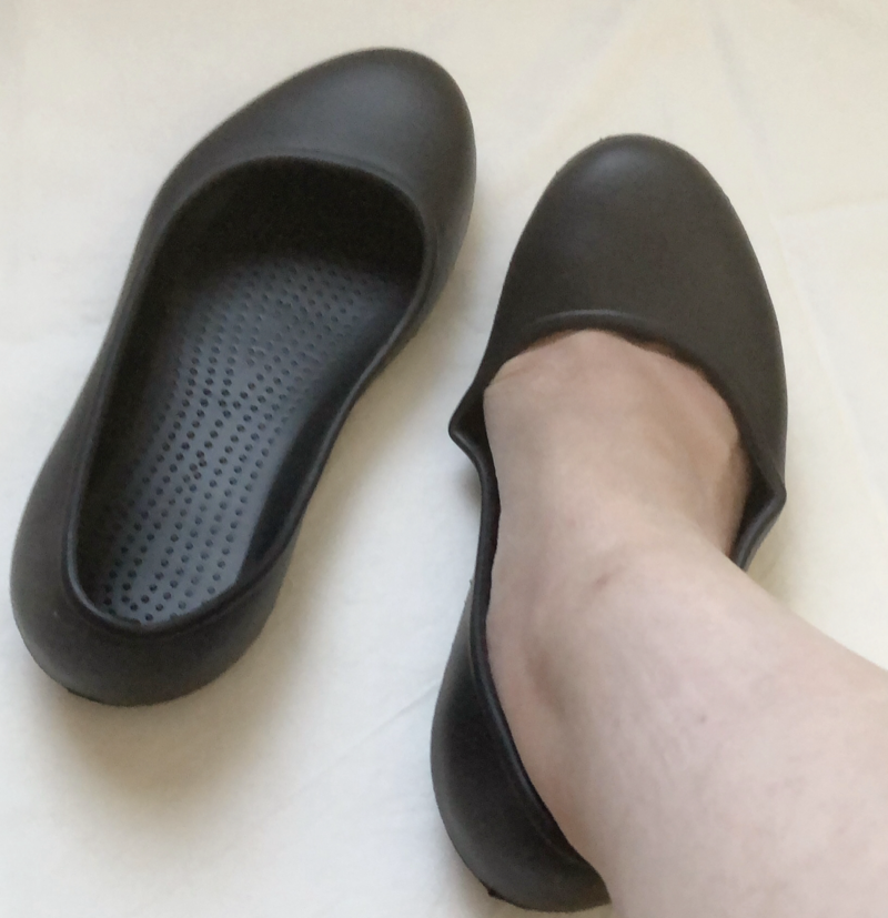 ダイソーのEVAパンプスをレビュー