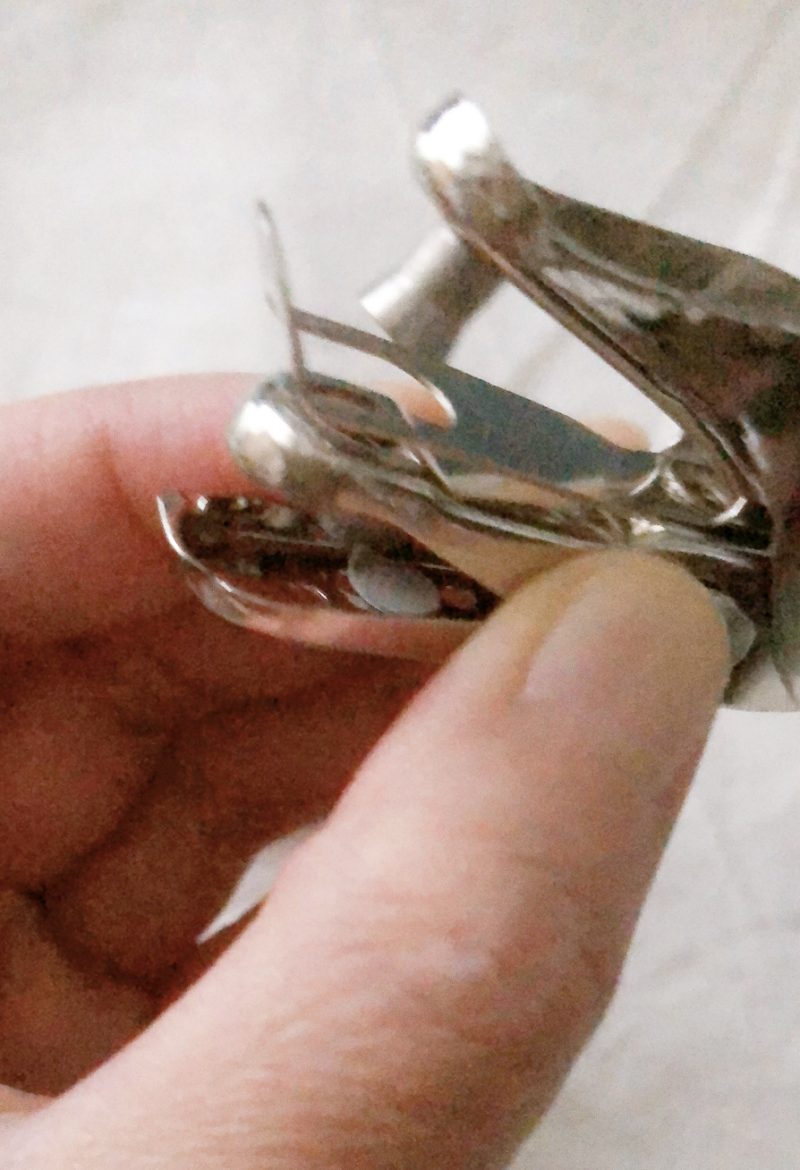 100均ダイソーで買った1穴ハンドパンチを使ってみた