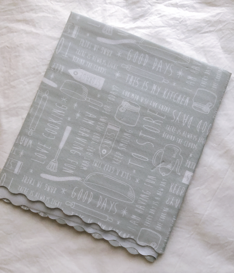 ダイソーで購入した食器棚シート