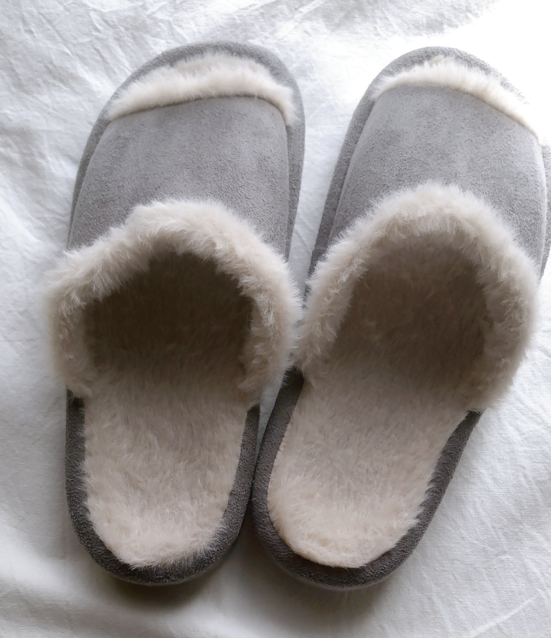 100均ダイソーのコンフォートスリッパ