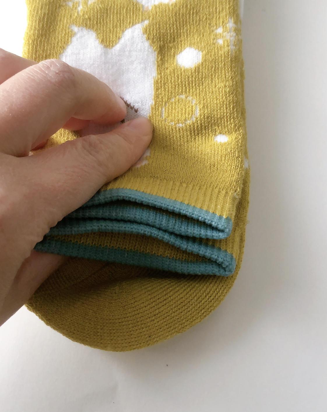 100均セリアで買ったパイル靴下（オコジョ柄）