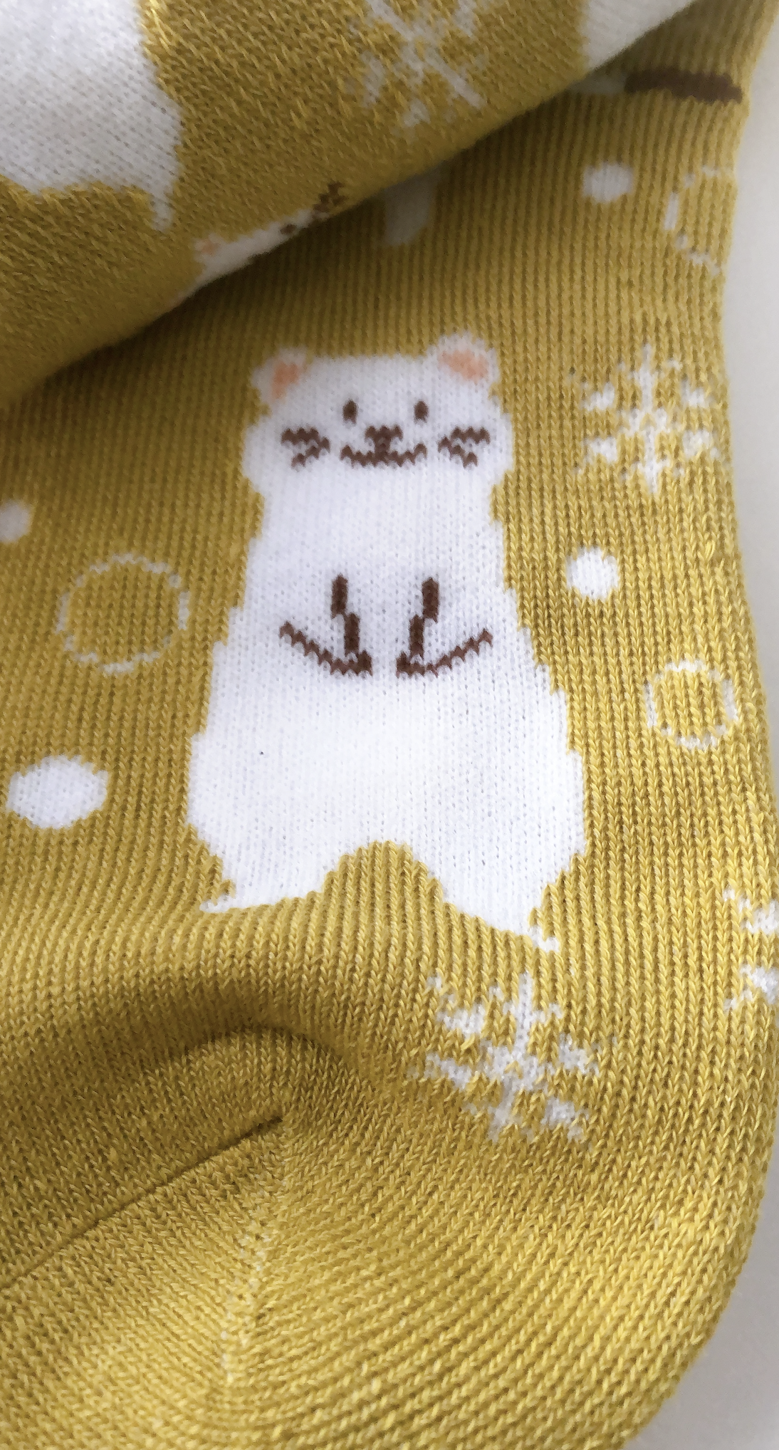 100均セリアで買ったパイル靴下（オコジョ柄）