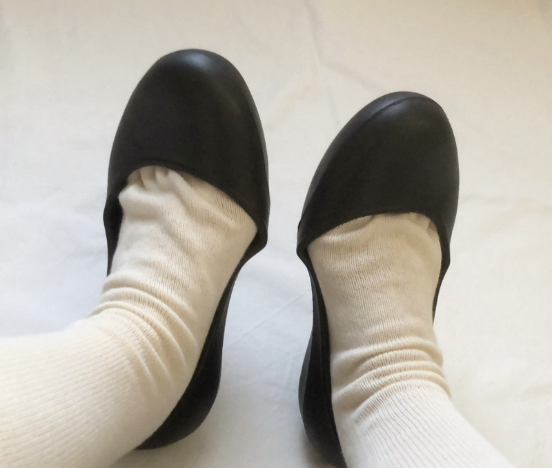 ダイソーのEVAパンプスをレビュー