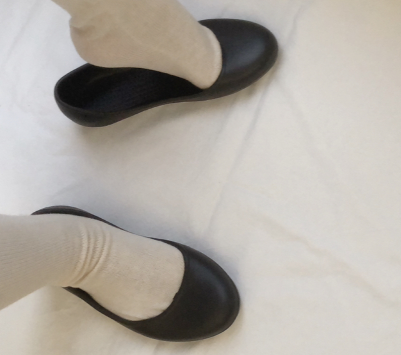 ダイソーのEVAパンプスをレビュー