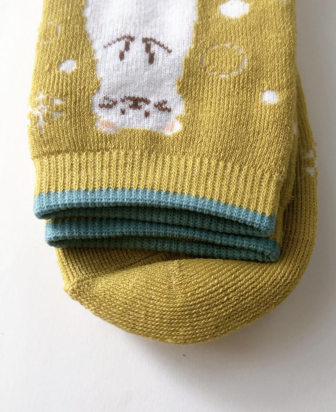 100均セリアで買ったパイル靴下（オコジョ柄）