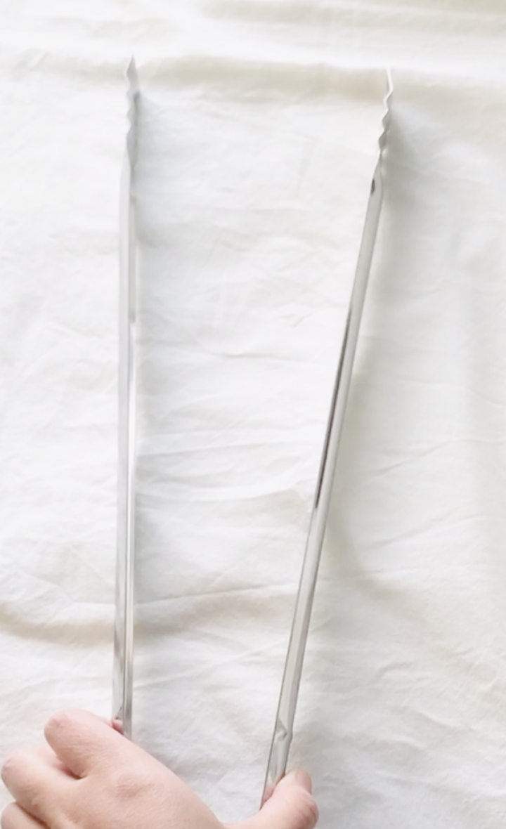 100均セリアで購入したステンレス製トング（ゴミ拾い）