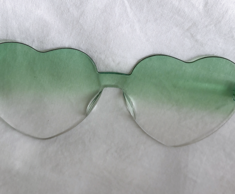 セリアで購入したパーティメガネ