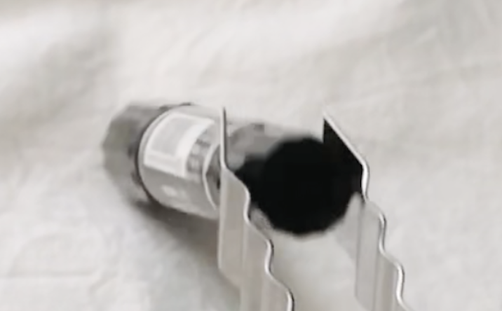 100均セリアで購入したステンレス製トング（ゴミ拾い）