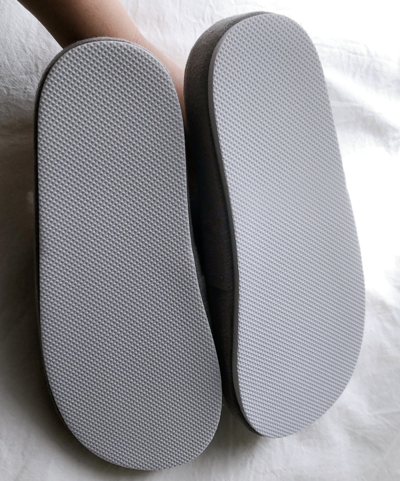 100均ダイソーのコンフォートスリッパ