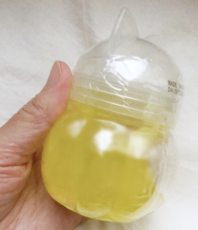 100均ダイソーで買ったスライム（ねこ）