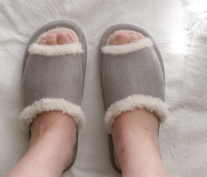 100均ダイソーのコンフォートスリッパ