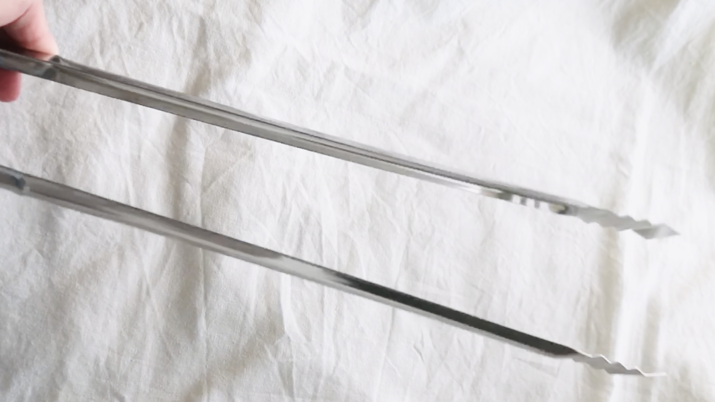 100均セリアで購入したステンレス製トング（ゴミ拾い）